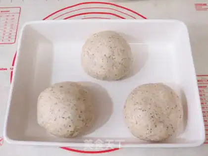 Make Count almond cheese roll step 7