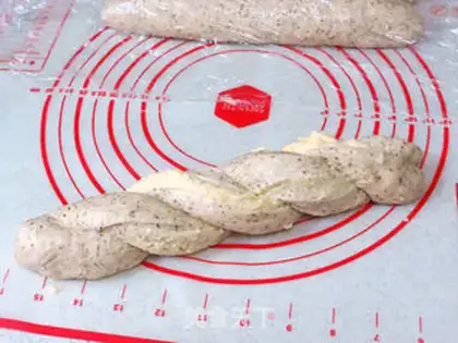 Make Count almond cheese roll step 16