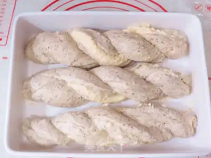 Make Count almond cheese roll step 17