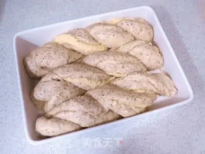 Make Count almond cheese roll step 18