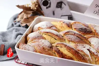 Make Count almond cheese roll step 22