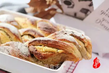 Make Count almond cheese roll step 23
