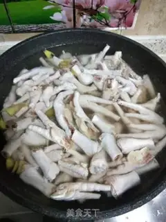 Make Lemon blue mango pepper claws step 1