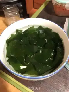 Make Seaweed soup step 1