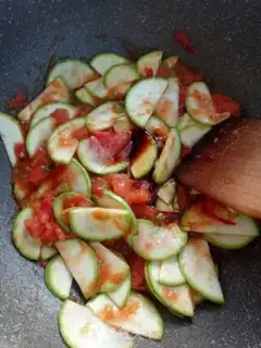 Make Tomatoes step 6