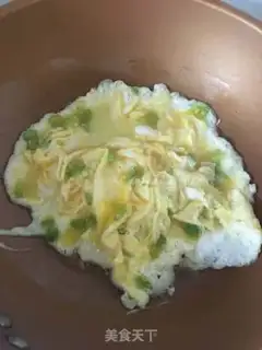 Make cucumber fried eggs step 2