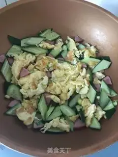 Make cucumber fried eggs step 4