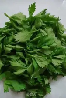 Make Celery leaves and fried eggs step 0