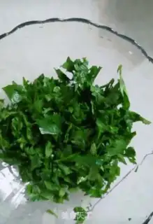 Make Celery leaves and fried eggs step 1