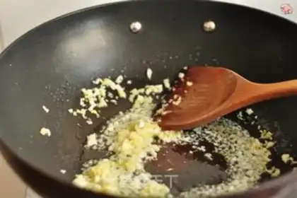 Make Lobster rice step 2