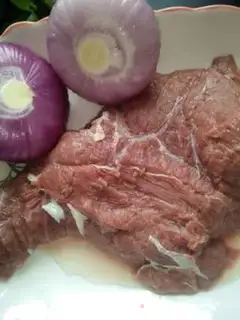 Make Onion beef step 0