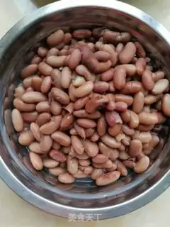 Make Spinach with red beans step 0