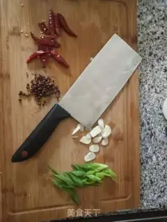 Make Spicy hands tore the dishes step 1