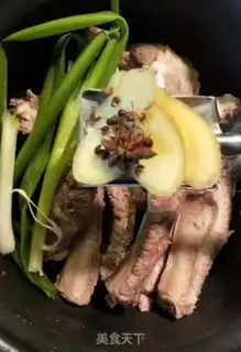 Make Hands in the ribs step 3