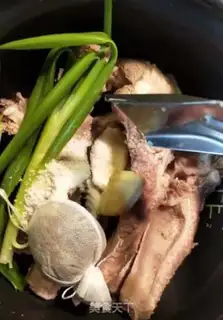 Make Hands in the ribs step 4