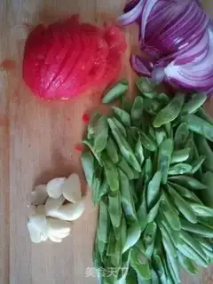 Make Onion fried four season beans step 0