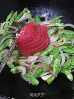 Make Onion fried four season beans step 4