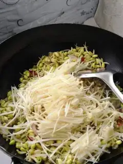 Make Soybean sprouts step 5