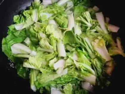 Make Scrambled cabbage step 1