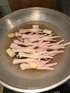 Make Chicken claws step 1