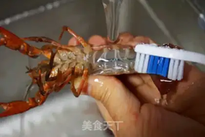 Make Garlic lobster step 1