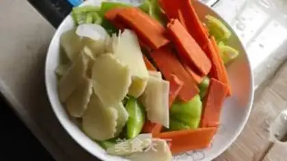 Make Pyramid carrot step 1