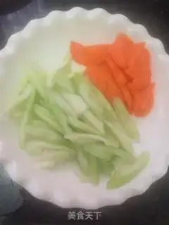 Make Celery radish and sausage chicken step 0