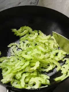 Make ♪ A bitter paprika beef ♪ step 4