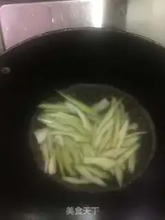 Make Celery radish and sausage chicken step 3