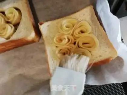 Make Apple rose toast step 15