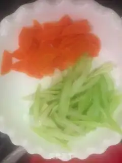 Make Celery radish and sausage chicken step 4