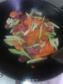 Make Celery radish and sausage chicken step 9