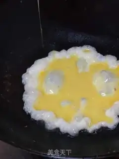 Make Tomato fried eggs step 2