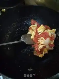 Make Tomato fried eggs step 4
