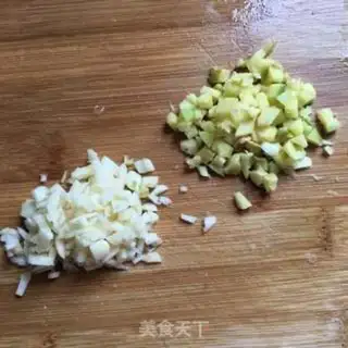 Make Precious chicken wings step 1
