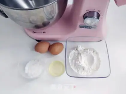 Make Panda ice cream cake step 0