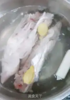 Make Red burning pig hands step 0