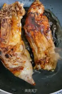 Make Red burning pig hands step 5
