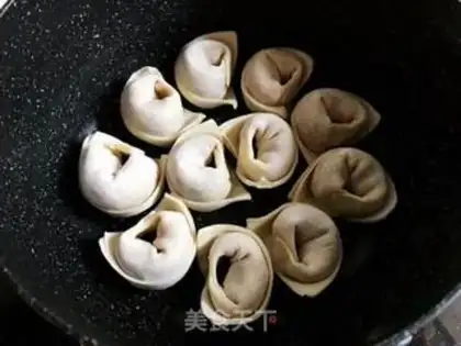 Make Hold the egg step 6