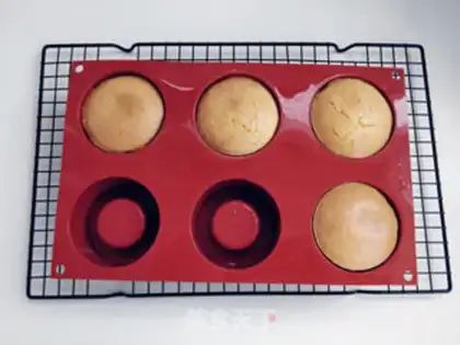 Make Panda ice cream cake step 11