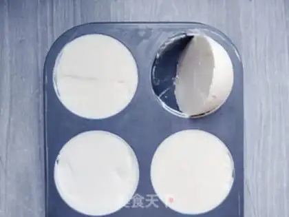 Make Panda ice cream cake step 14
