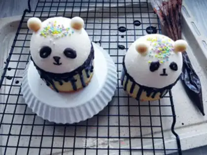 Make Panda ice cream cake step 15