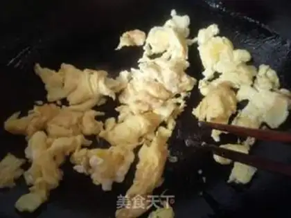 Make Ham sausage fried eggs step 4