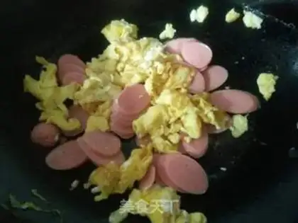 Make Ham sausage fried eggs step 5