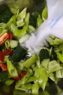 Make Chili cucumber pickles step 3