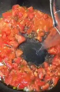 Make Tomato egg noodles step 2