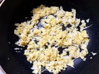 Make Scrambled egg pie step 2