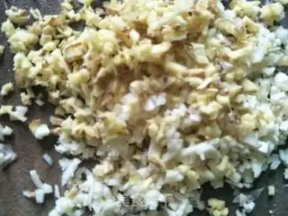 Make Scrambling noodles step 1
