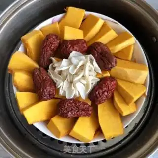 Make Red-tree limo pumpkin step 2