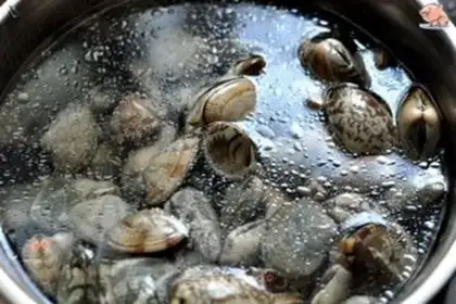 Make Garlic seafood step 1